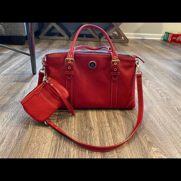 Dooney & Bourke with matching wallet - Picture 2 of 4